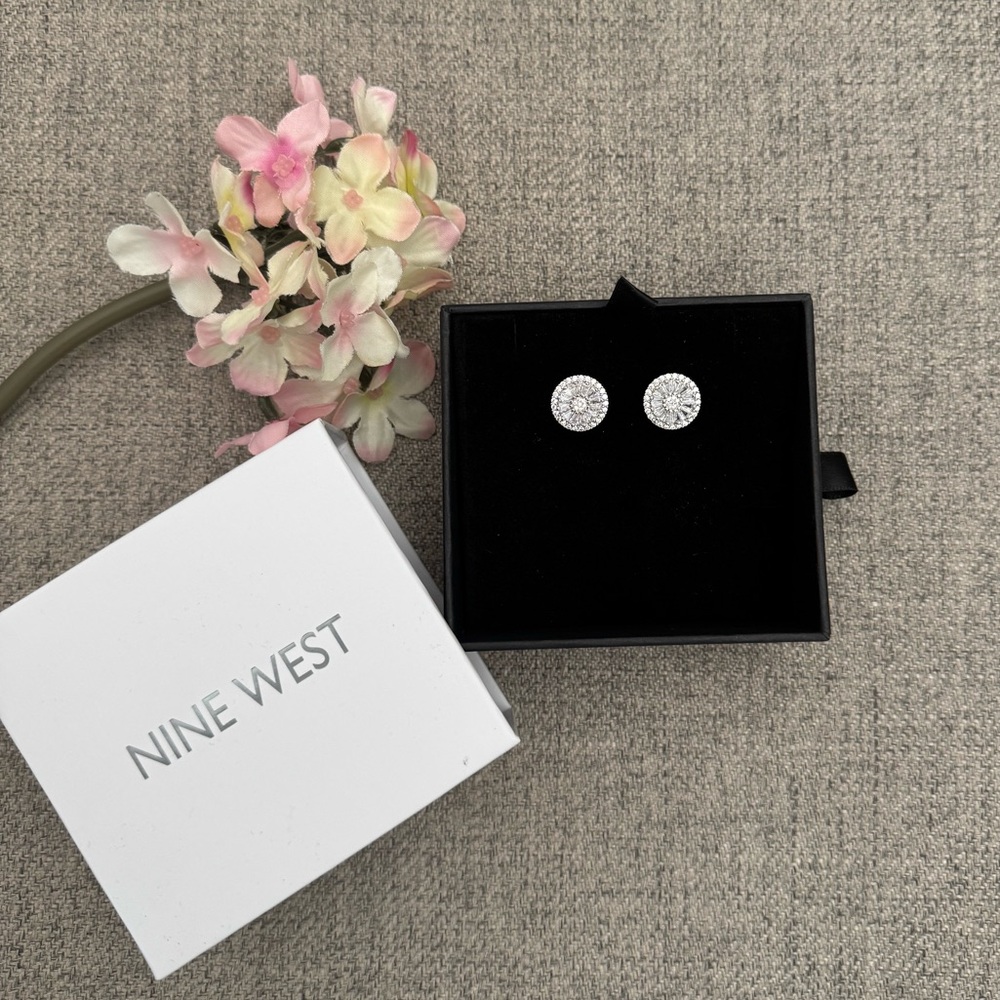Nine West Silver Women’s Stud Earrings✨